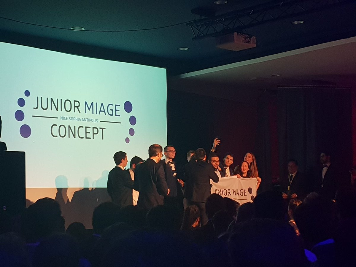 EYRecrute's tweet photo. Félicitations à @JMCNice vainqueur du Prix de la Meilleure Approche Commerciale décerné par @EYRecrute ! Bravo aux finalistes @JCS_JE @ESCadrilleTlse #CNH18 #tellmEY #WeAreJE https://t.co/I38UUbEp6c
