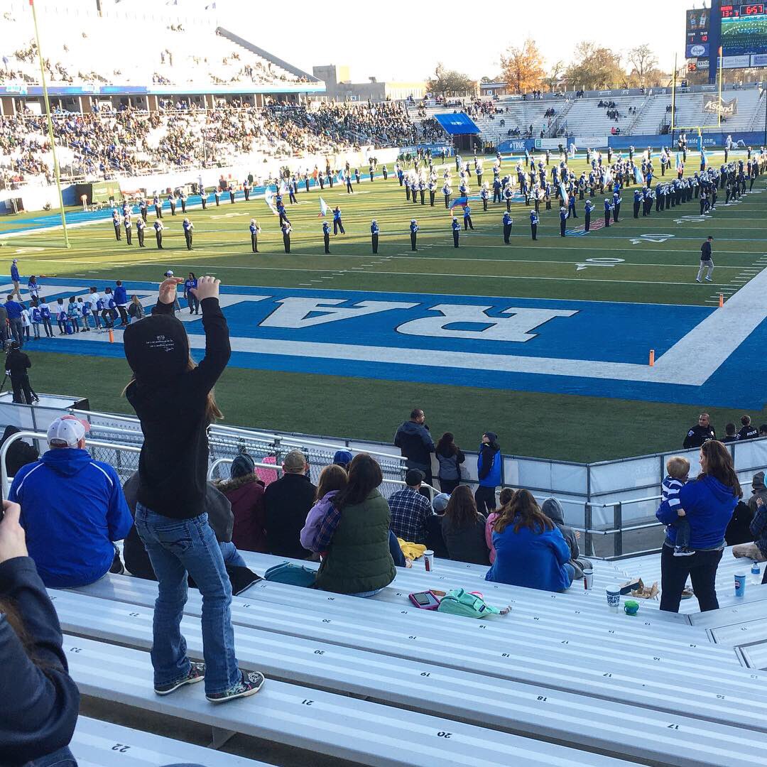 TheHomeCaker's tweet photo. MTSU! MTSU! GO RAIDERS GO!!! #goblueraiders #mtsu #cusa #almamater #bandofblue #mtsufootball #trueblue #OurTownOurTeam https://t.co/WT6yeHqzyU