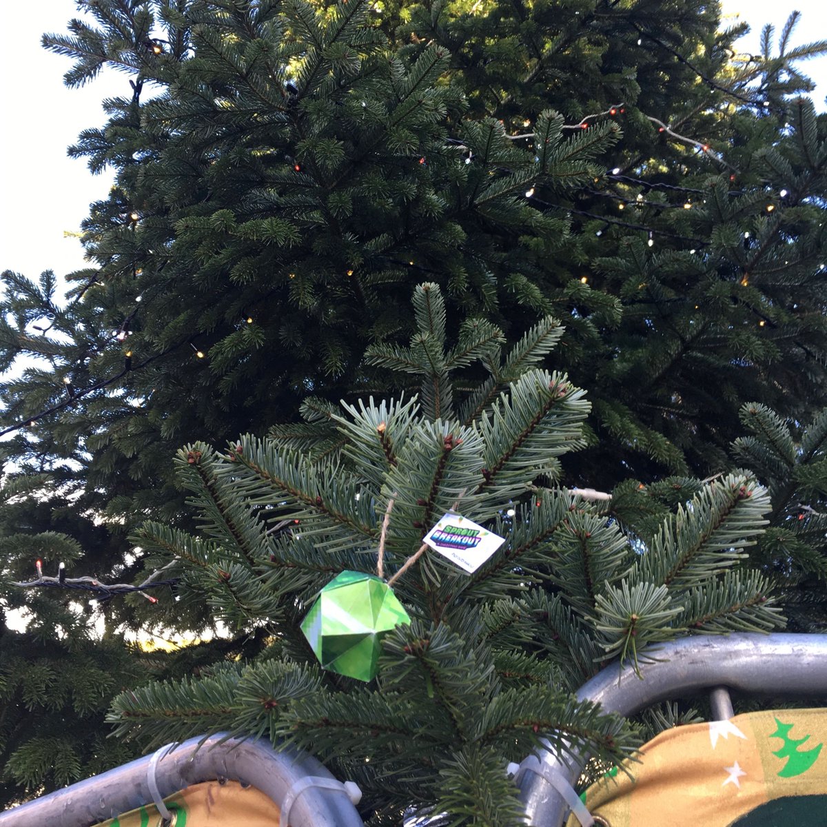 vitamincornwall's tweet photo. Our sprouts are based on the origami balloon... In case you were short of Christmas tree decorations 🌲Play our sprouty Christmas game https://t.co/xlRALbGW15 #8bit #cornwall #creative #christmas #sproutbreakout https://t.co/KIzbNFY2p7