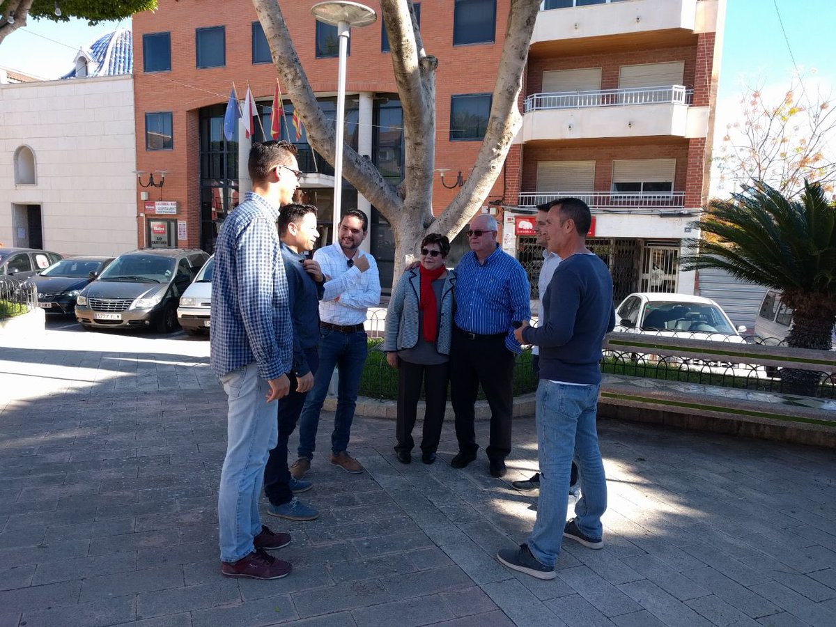 CaballeroElche's tweet photo. Fenomenal #CarpaCiudadana 🍊esta mañana con los compañeros de @CsSanFulgencio y de la Vega Baja. 
Enhorabuena @javierdgil por la gran iniciativa y seguir acercando la política a los ciudadanos de San Fulgencio. https://t.co/TlPBq1uZZx