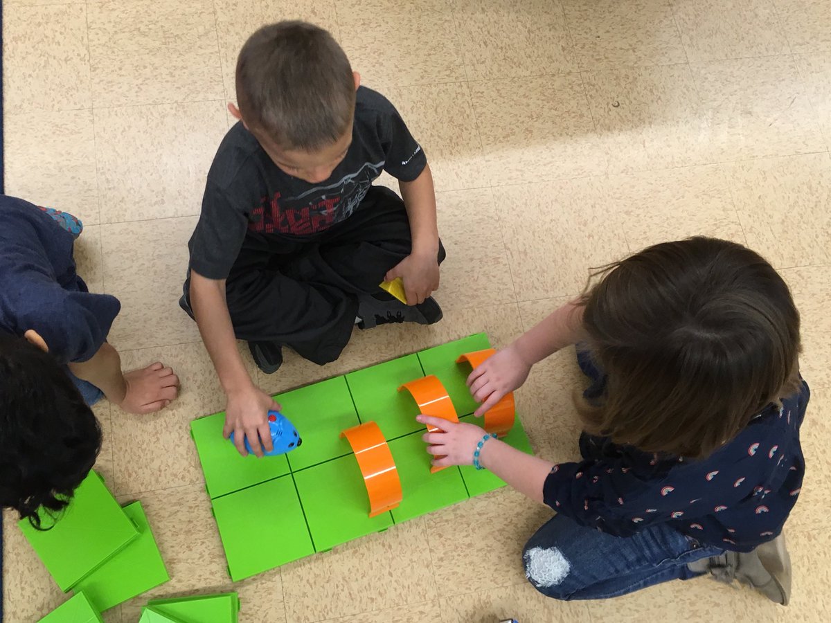 hensoreb's tweet photo. Coding Kinders #WCPSThinksComputationally https://t.co/DpdMDO0vCt