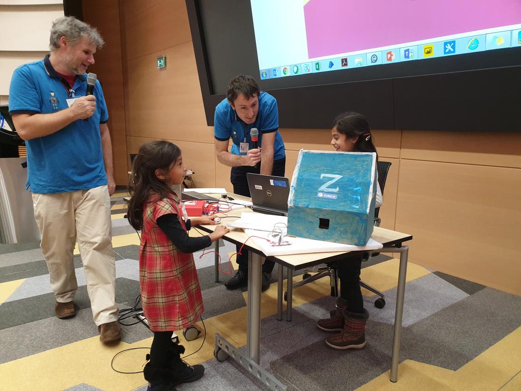 CoderDojoZH's tweet image. Our Ninjas presenting projects in topic "Protecting you home" on big stage in Zurich Development Center #CoderDojoZH #zurichinnovates