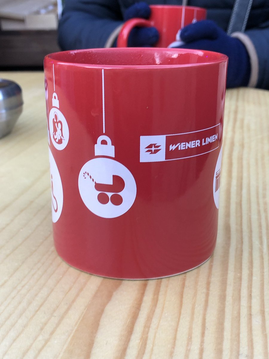 U5_Wiener_Ubahn's tweet photo. Bin inkognito am Adventmarkt von der Mama @wienerlinien und keiner erkennt mich. Wird wohl nicht mehr lange so sein. 😢 https://t.co/c4IB50sdkW