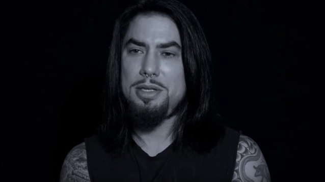 DAVE NAVARRO Blasts GERALDO RIVERA For Airing Show About Murder Of His Mother blabbermouth.net/news/dave-nava… https://t.co/WuYE2X7QV6