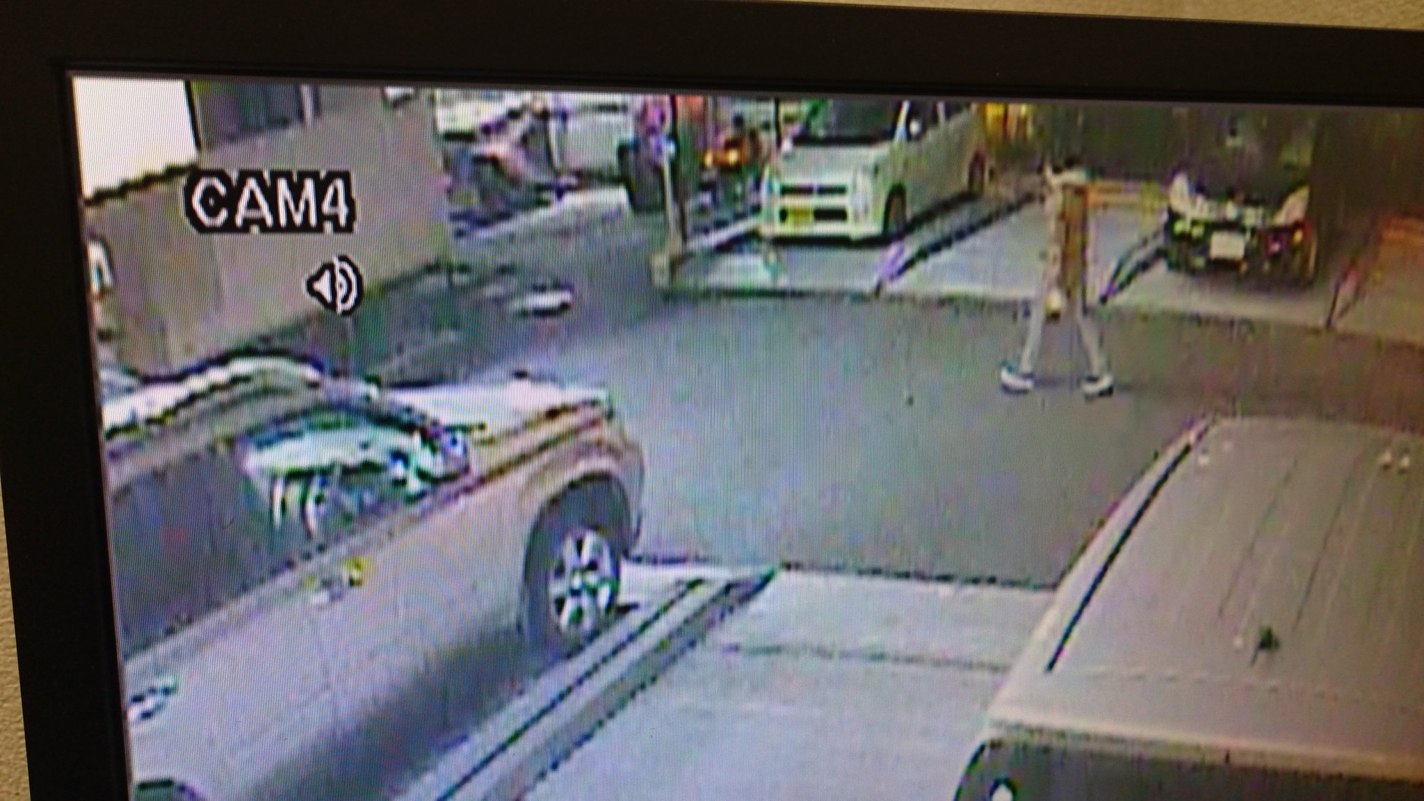 ぱうぱう さいたま市緑区 当マンションでバイクのナンバープレートの盗難事件発生 12 2 19 50 気づくのが遅く今日 監視カメラ映像からの犯人映像を公開 粗いですが 平然と侵入し3分程度でナンバー 外し上着に入れて出ていってます 見かけた方 浦和 ぱうぱう さいたま市緑区 当マンションでバイクのナンバープレートの盗難事件発生 12 2 19 50 気づくのが遅く今日 監視カメラ映像からの犯人映像を公開 粗いですが 平然と侵入し3分程度でナンバー 外し上着に入れて出ていってます 見かけた方 浦和