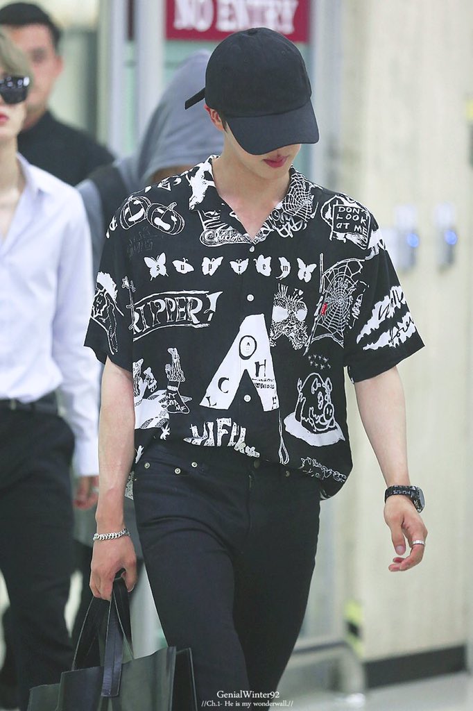 Pics_Bts_twt's tweet photo. #SEOKJIN #JIN 💜 https://t.co/OMGG9v9m4b