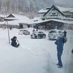 積雪量なんと150㎝!その様子を伝えようと必死な取材クルーが面白い!