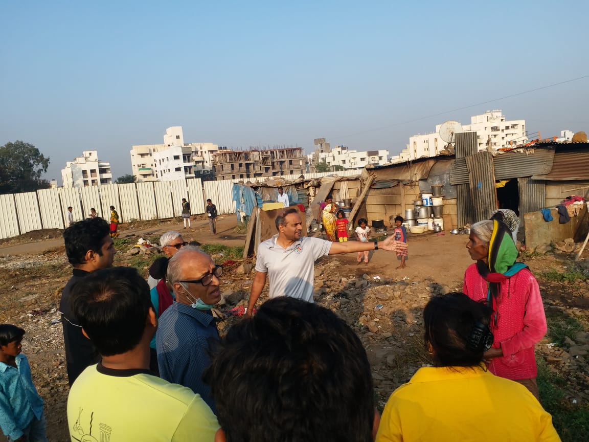 CleanKharadi's tweet photo. Week 33:#SwachhSarvekshan2019 #SwachhPune #SwachhBharat #kharadi #pune #cleankharadi @SwachhBharatGov @SwachhMaha Convinced #SuryaprakashNagari slum dwellers to use PMC's garbage collection vehicle instead of dumping along the road. https://t.co/oNfeG3bDYS https://t.co/yBHJsFPBcO