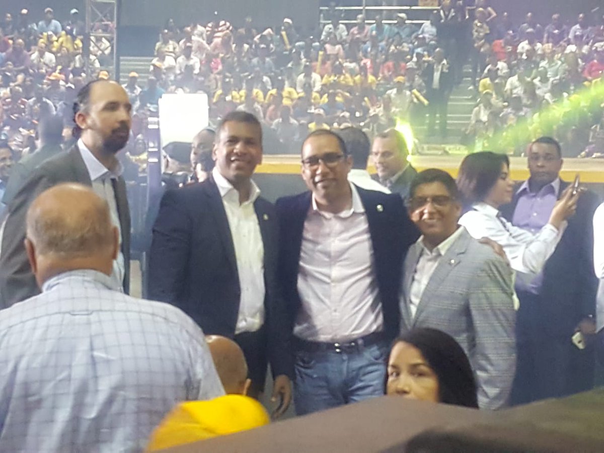 blankitahiguey's tweet photo. #RedLF #LeonelMillonYMedioYContando #GranArenaCibao @Hamletamadomelo @RafaelNunezR @keylaReyna04 @demostenesm @jduranel37 https://t.co/99y8zjXqWz