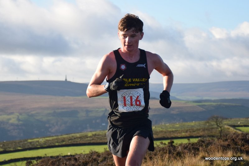 WoodentopsFR's tweet photo. Josh Boyle of Ribble Valley Harriers winner at Mytholmroyd fell race today https://t.co/Moqyyyrog9