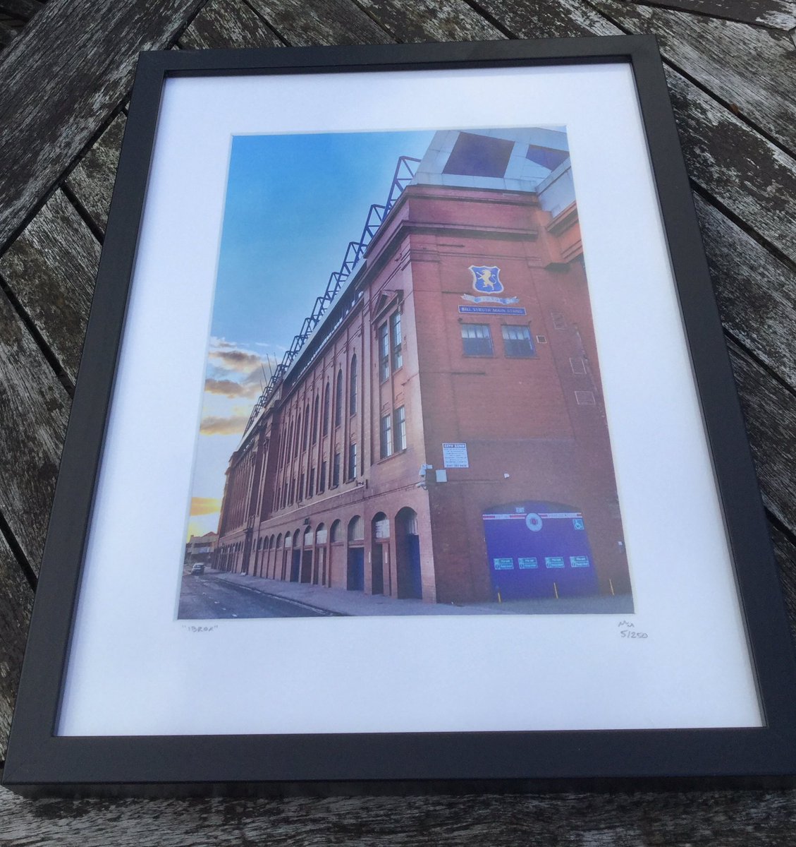 MichaelMacArt's tweet photo. Last craft fair before Christmas.  Darnley (Glasgow) Sainsburys.  As always, mention twitter and get £5 off.  Celtic, Rangers and Glasgow Limited Edition prints available.  RT and Follows appreciated and reciprocated.  DM me for any orders. https://t.co/efVBr6otOY