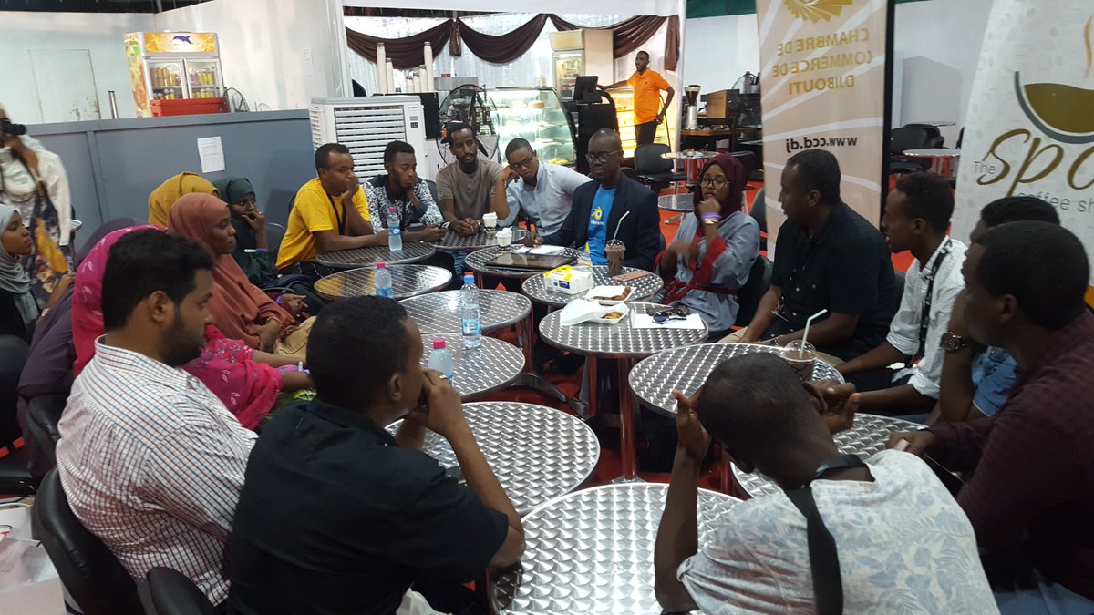 TechKoul's tweet photo. 📸🇩🇯[AfterWork] Techkoul quel rôle dans le processus de la transformation Digitale de Djibouti ? merci d'être venus si nombreux #tech253 #Afterwork #FID2018 #Djibouti https://t.co/A1xOE9HOz2