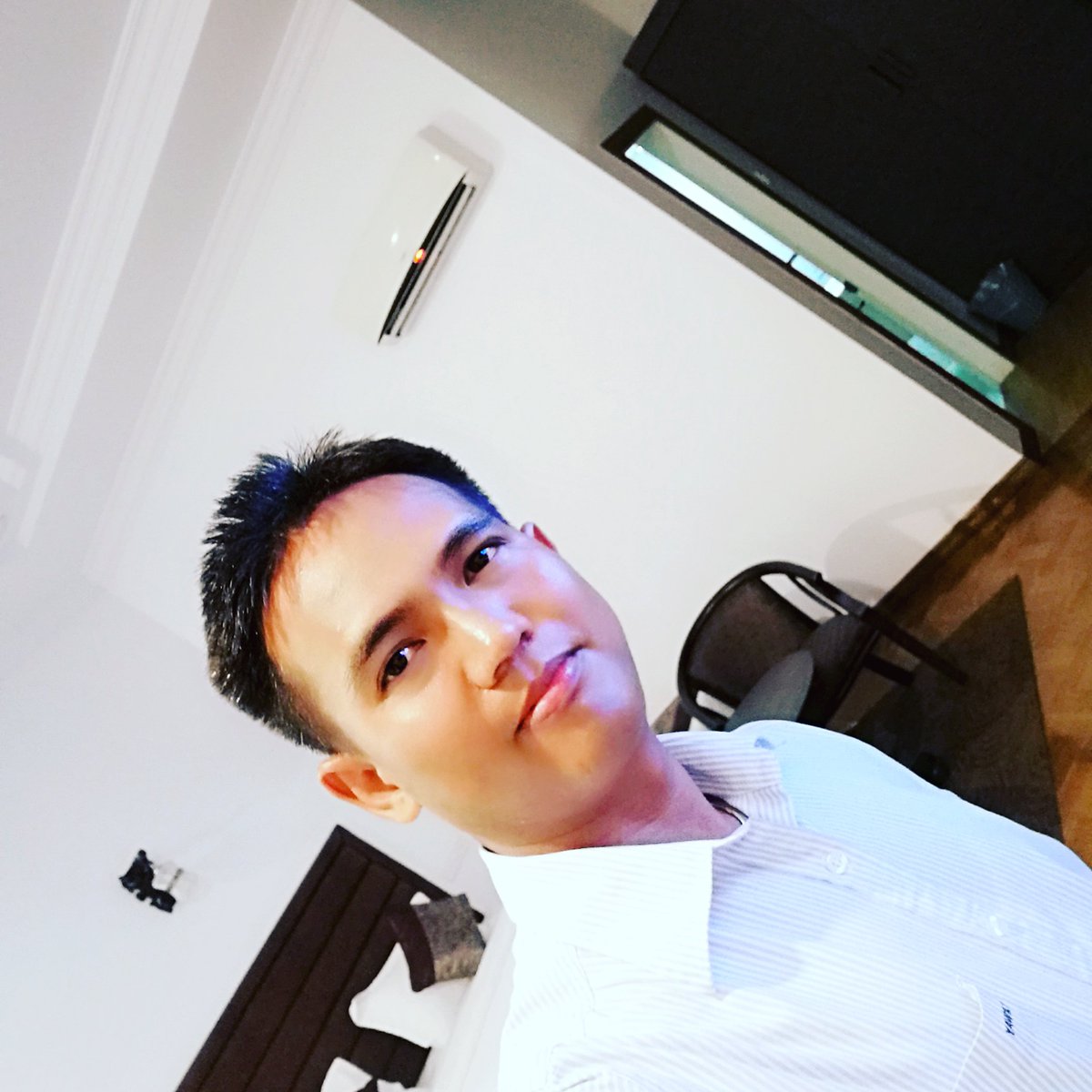 AungKoKoSann1's tweet photo. @Kanbawza Hintha Hotel#Bago#8Dec18! https://t.co/WuyJmceJCJ