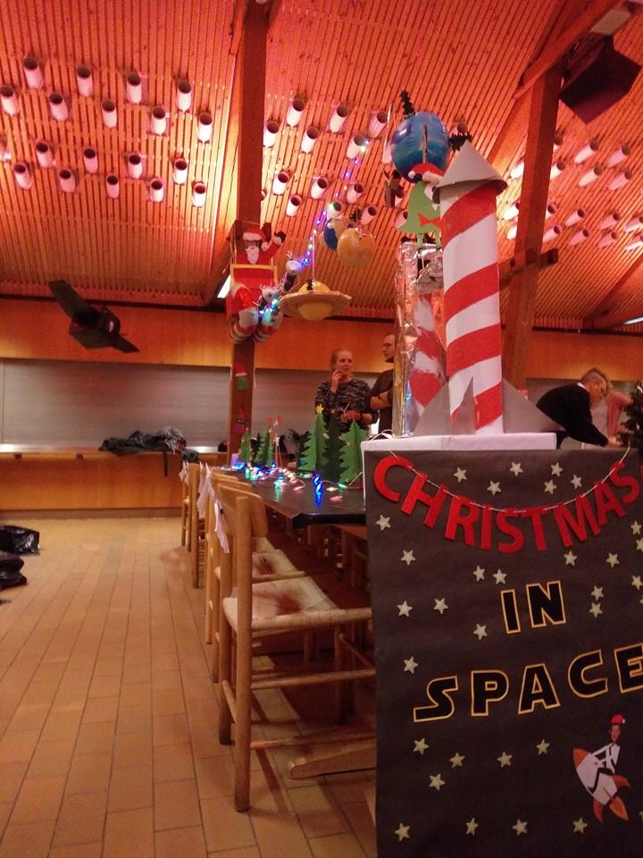 Once again the Gothelf lab won the best decorated table competition at the iNANO Christmas lunch! This year we had a Christmas in space theme with Santa Kurt (Gothelf) in the sleigh and Darth Skrydstrup chasing him in the black fighter #DecoChamps #RocketDeers #iNANO #AU