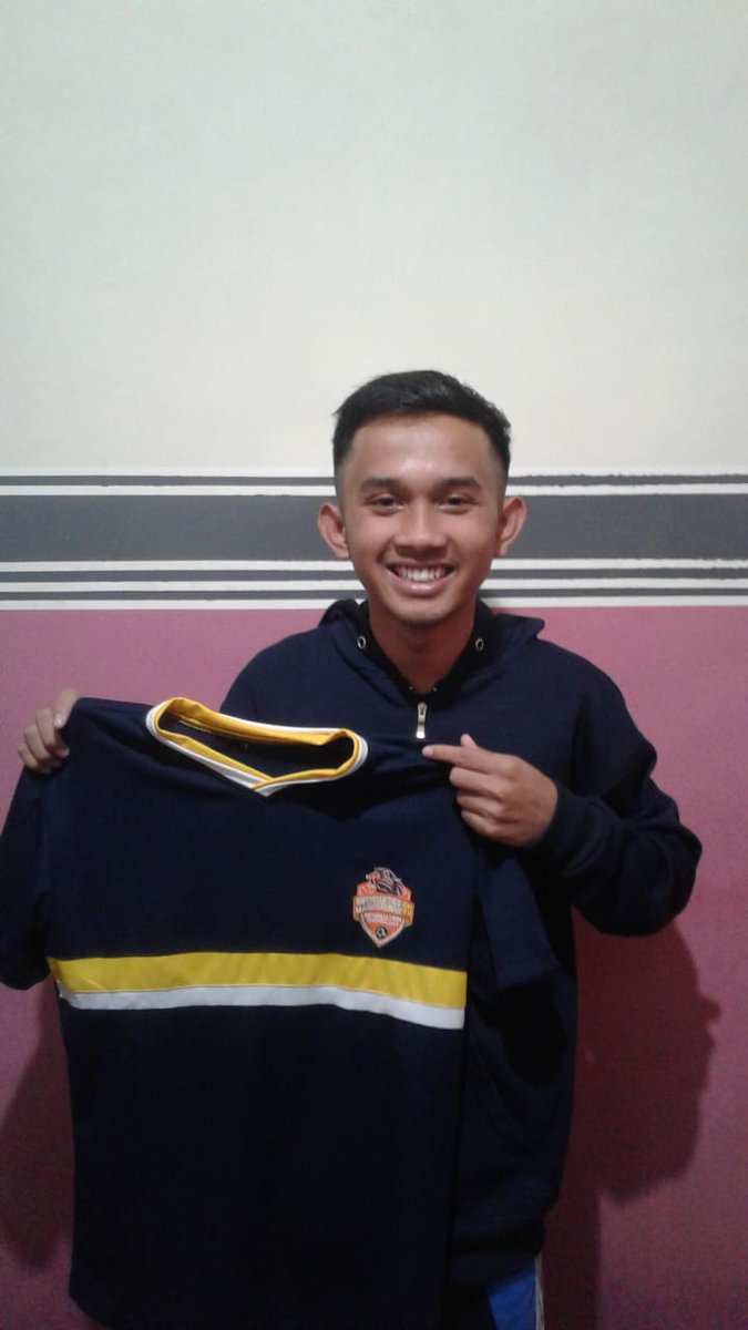 nikeniese's tweet photo. Hai guys, aku jualan jersey custom nih. Detailnya bisa dilihat dibawah ya 👇🏻👇🏻👇🏻 

OPEN PO JERSEY CUSTOM

IDR 70.000

Detail : 
Bahan Drifit
Bordir Logo
Full Set Name 

✔️ Proses pembuatan cepat 
✔️ Dom. Malang
✔️ https://t.co/yQbDJ7aJVL https://t.co/YqPwny4F6x