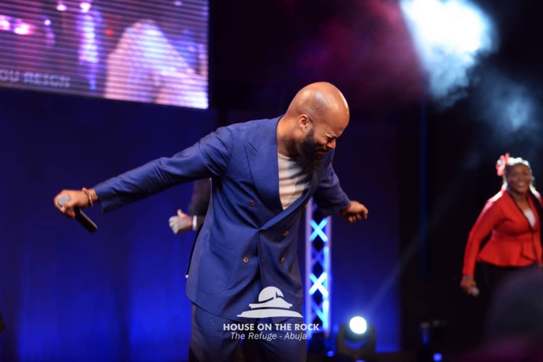 HOTRREFUGE's tweet photo. 🎵Your name is above all names, You are worthy of all our praise, mighty are the works of Your hands... hallelujah🎵
@JJ_Hairston
#TE13
#ExperienceOverflow
#TE13Overflow
#JesusOurPeace https://t.co/hInPaq2z2I