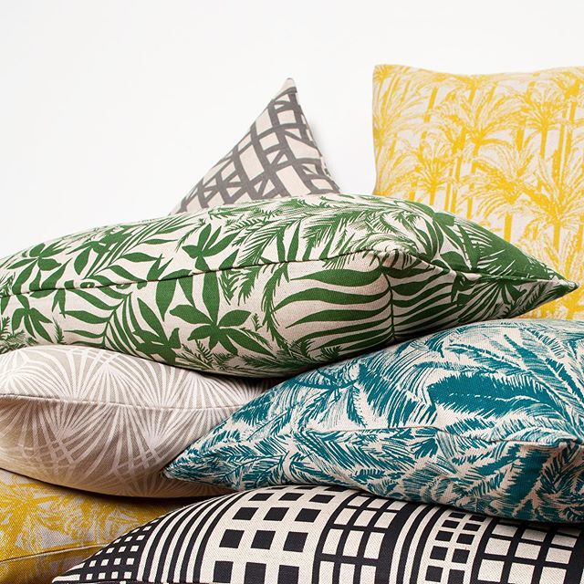 laragorlach's tweet image. COMFORT ZONE #printed #cushions #patternonpattern #mixitup #handscreenprinted #madeintheuk #printandpattern #geometric #tropical #botanical #patterns #textiles #designs #geotropic #aw18 #collection #christmas #luxury #linen #gifts #christmas #shopping #s… instagram.com/p/BrKdY_oHcUV/