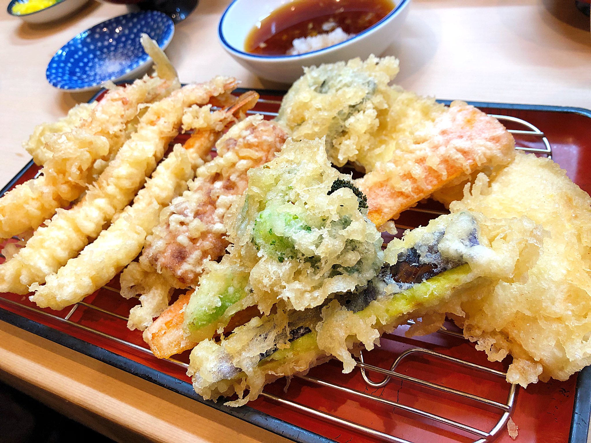 M 天ぷら 鎧 大海老穴子丼 エビ 大きい D 天婦羅定食 3年ぶり大変美味しくいただきました 岡山市北区今３丁目１２ １ T Co 7kqvgk9efg Twitter