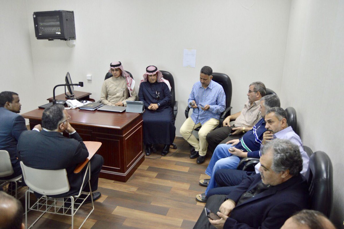 أعضاء من هيئة التدريس وطلاب قسم التقويم بجامعة تبوك يزورون مقر قياس