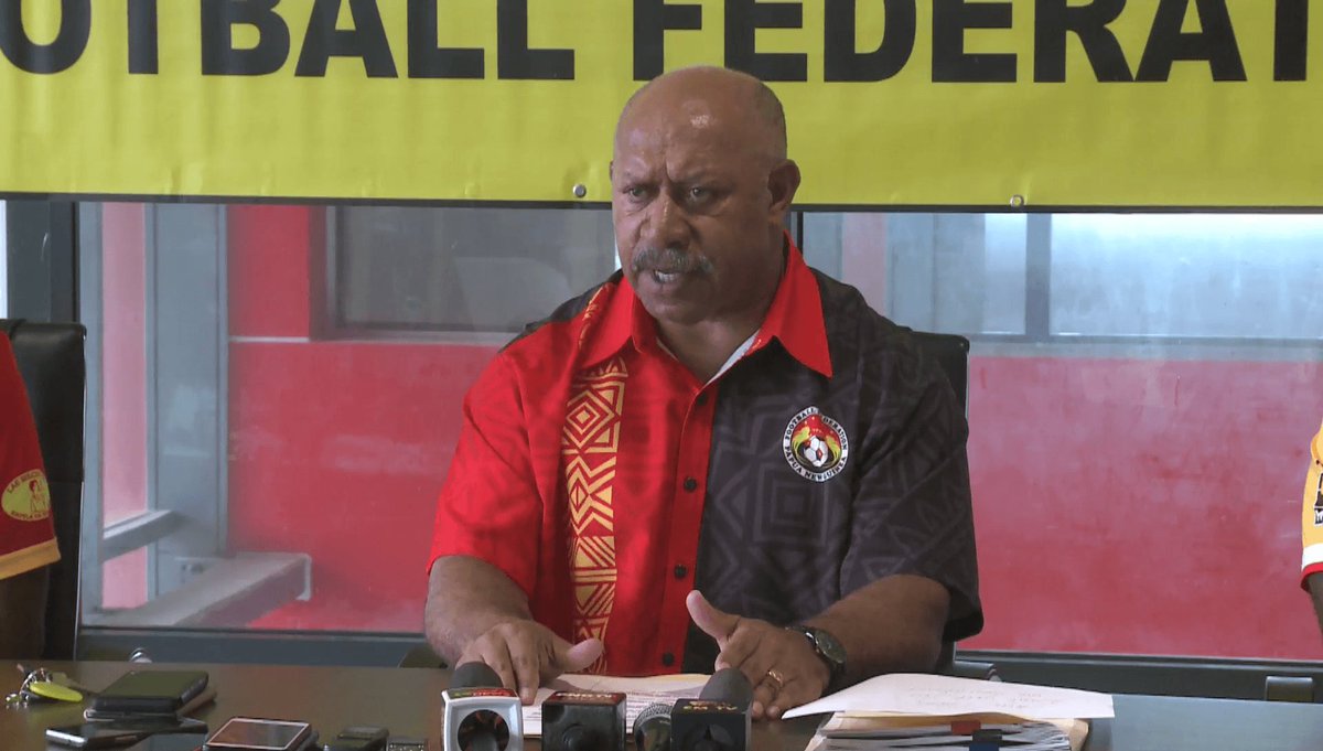 EMTV_SPORTS's tweet photo. PNGFA President vowed to ensure soccer reaches the rural population https://t.co/2buGGBI4ld #EMTV #PNG #SPORTS https://t.co/MhMNfFT7fE