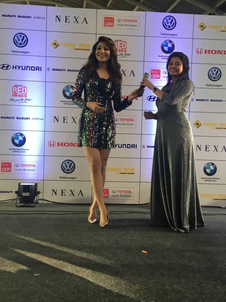 DNAautoFest's tweet photo. Bollywood actress Urvashi Rautela joins us at DNA Auto Fest.
#urvashirautela #bollywoodstar #glam #dnaautofest #autofestdna #autofest2018 https://t.co/qiacgN8Zpc