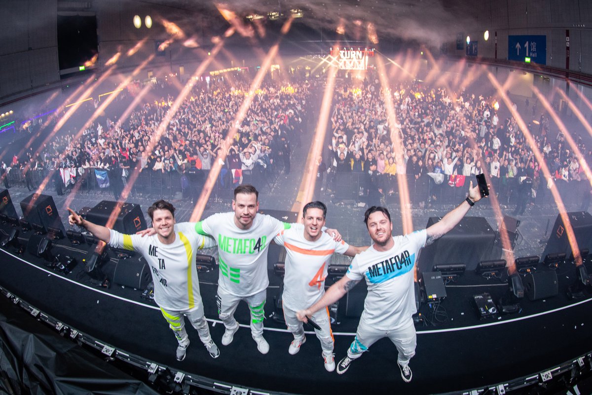METAFO4R's tweet photo. Smashed our first Asia show as @METAFO4R!
Thank you @Creamfields !! https://t.co/132vhxuZOk