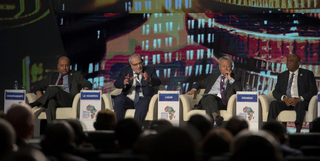 IFC_org's tweet photo. Our CEO, Philippe Le Houérou, applauds the Egyptian government reforms that unlocked $3 billion in private sector investments for the world’s largest #solar park in Aswan. #IFCmarkets #Africa2018 https://t.co/Vv8DBPJrqo