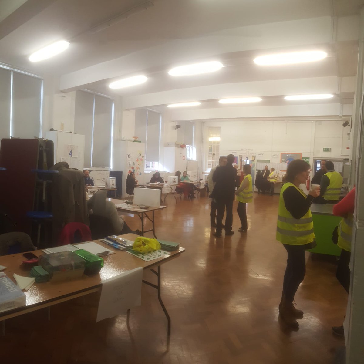 PeruEnLondres's tweet photo. Ven a depositar tu voto en este #Referendum2018 y pasa tu domingo celebrando tu peruanidad!
@ONPE_oficial https://t.co/PoH6Mcsn4r