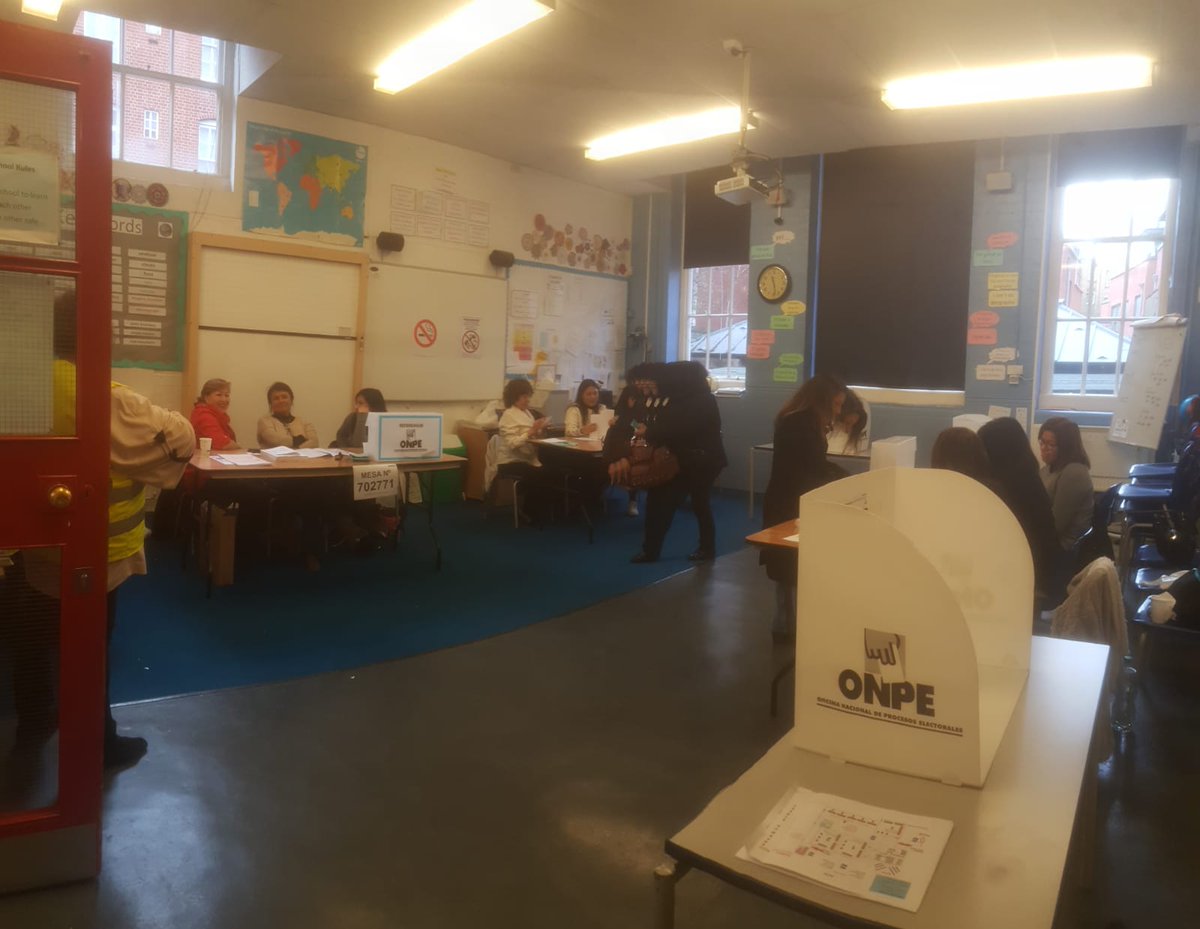 PeruEnLondres's tweet photo. Ven a depositar tu voto en este #Referendum2018 y pasa tu domingo celebrando tu peruanidad!
@ONPE_oficial https://t.co/PoH6Mcsn4r