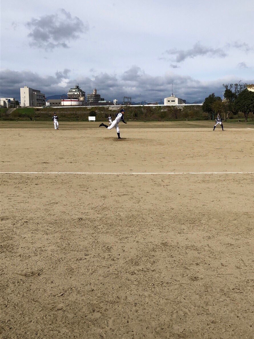 12月9日（日）

マルエス杯準決勝 vs片道車線さん

頂点まであと２つの大一番

初回先頭から丹羽、坂尾のでチャンスを作ると5番塩田のタイムリーヒットで先制。中盤には7番栢下、8番藤本にもタイムリーヒットが生まれ下位打線が繋がりを見せた。

決勝戦は年明け2月。
初参加で初優勝を目指します。