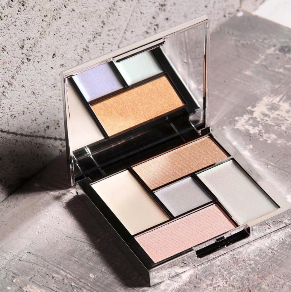 The Distorted Dreams palette is what dreams are made of! With five different highlight shades, you can mix and match depending on your mood!
#Sleekmakeup #myfacemyrules