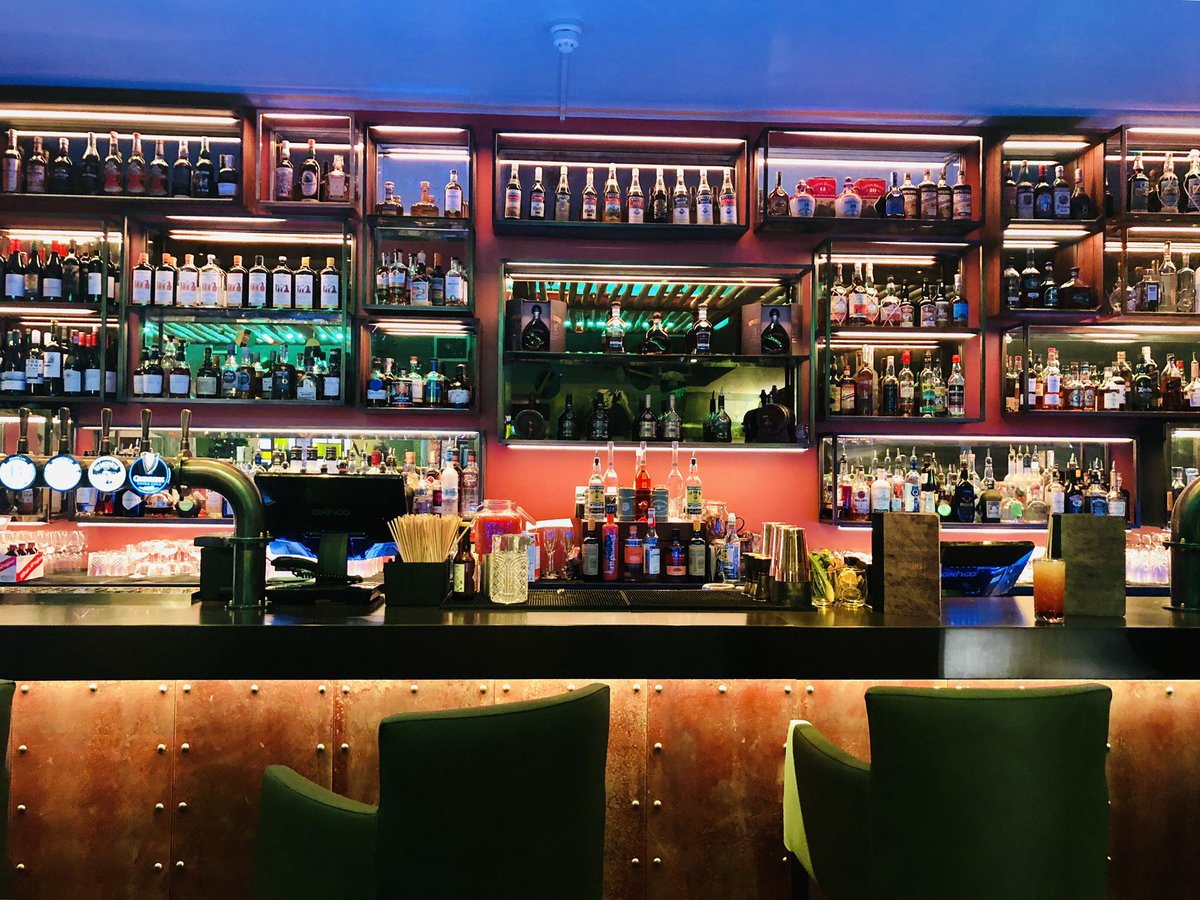 jessiclyn's tweet image. Stumbled across Usain Bolts restaurant @tracksandrecords.876. Great cocktails and a wonderful vibe. Definitely somewhere to add to your restaurant radar #tracksandrecords #usainboltsrestaurant #liverpoolstreet #centrallondon #londonrestaurants #londonrestaurant