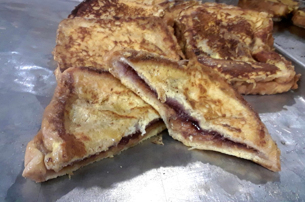 Chefbenito1's tweet photo. What do we do when someone is kind enough to donate 1600 pb&amp;js. PB&amp;J French Toast of course!! https://t.co/Mbp6UjCXZx
