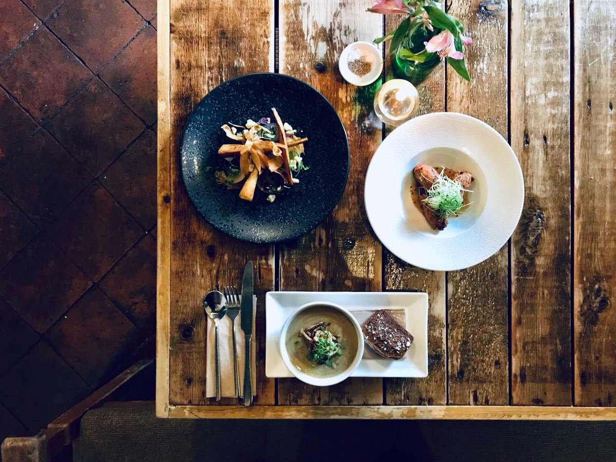 HalsetownInn's tweet photo. 'Tis the season.....Braised leek and Chestnut soup with homemade beer and treacle bread / Smoked parsnip, Cornish blue and pickled walnut salad / Cornish crab beignets with chilli pear chutney.

Just a few flavours amongst our new starters.
#halsetowninn #yourlocalpub #newmenu https://t.co/wy7aYzqI6w