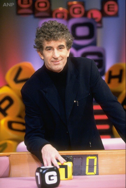 sjoerdmossou's tweet photo. Het meest legendarisch aan Frank Kramer heb ik altijd gevonden dat hij het publiek bij Boggle altijd ‘Geen O geen O’ liet roepen. 

En dat het publiek dat dan iedere week massaal (en doodserieus) deed. 

#geeno #geenb #geene https://t.co/jw2XiXrGTt
