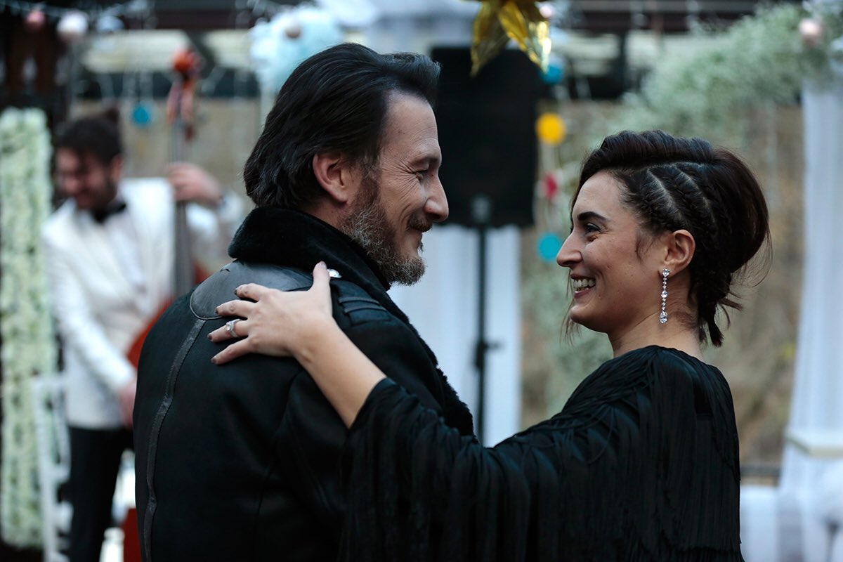 flawlessmerker's tweet photo. DELİRDİM BEN GALİBA HEM KAHKAHA ATIYORUM HEM DE AĞLIYORUM SİZ NAPIYOSUNUZ BANA

#merker https://t.co/1JDGmyprRl