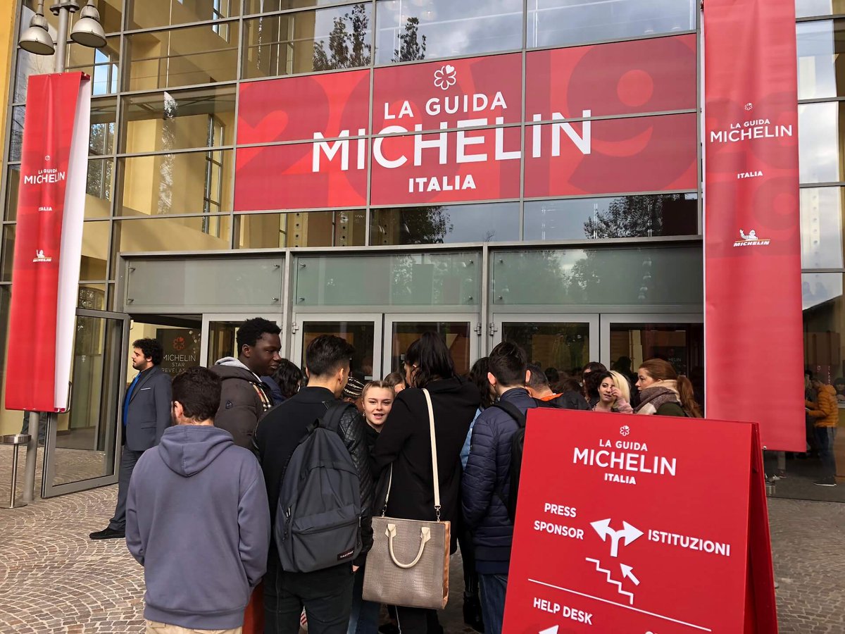 La Notte Delle Stelle #Michelin, ecco i risultati regione per regione. A pochi giorni dalla presentazione della Guida 2019, facciamo le carte all’Olimpo Enogastronomico italiano: quale sarà la regione con più riconoscimenti? > ow.ly/Du7930mQ7cq