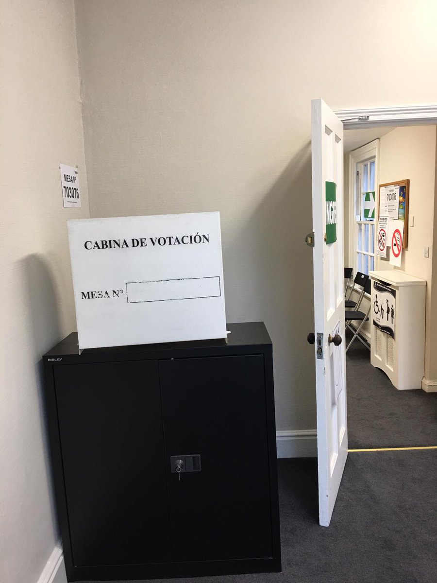 PeruEmbassyIRL's tweet photo. El día de hoy, 9 de diciembre 2018, se lleva a cabo el referéndum de Perú. Los peruanos residentes en Irlanda tienen la posibilidad de votar en la Embajada de Perú en Irlanda. También muchas gracias a los miembros de mesa por su apoyo!
#Referendum2018 #peru #democracia #votar https://t.co/DRgx6XiVQs