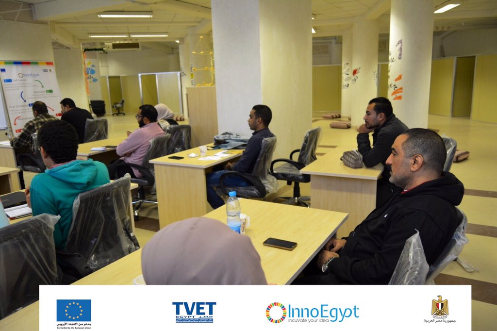 EUInnoEgypt's tweet photo. 🔺من ضمن فعاليات اليوم الرابع لمعسكر التدريب بأسيوط 🇪🇬.

#incuVate_Your_Idea
#InnoEgypt
#Entrepreneurship
#Assuit_boot_camp https://t.co/g1h7nqRHPs