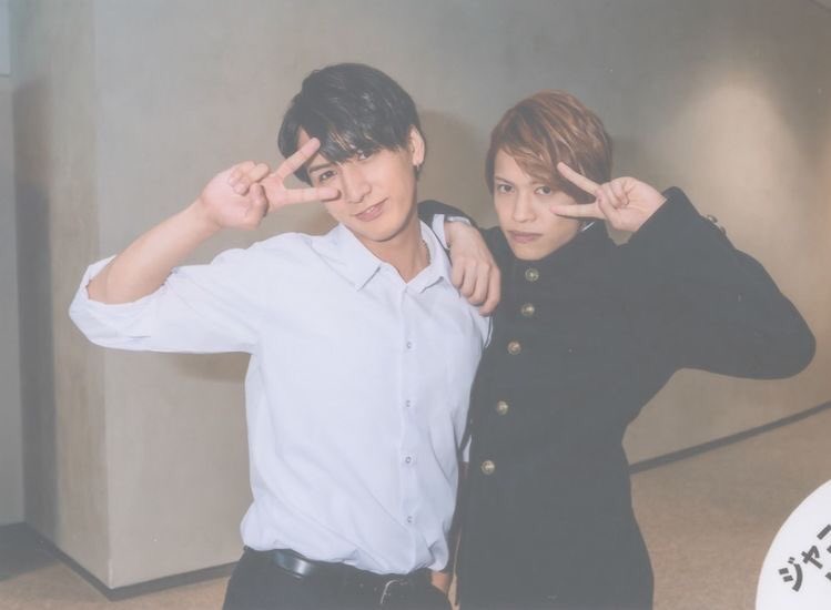 West_Twin730818's tweet photo. 『間違っちゃいない』❤💚💜
聞くたびに泣ける。
元気や勇気付られる曲

『月詠人』💓🧡
2人の落ち着く声が心に響く。
和テイストの曲

『ONI-CHAN』💙💛
想像を超えた面白さとカッコよさ
お兄ちゃんの戦始まる。

#WESTV
#NewPIaying https://t.co/Z08rMnq2dA