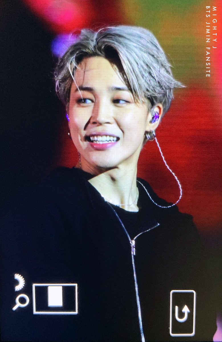 mighty_jimin's tweet image. 181209 LYS Taiwan #지민 #JIMIN 귀여워서 몬산다 내가 진짜