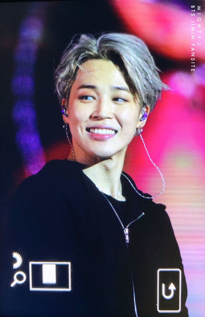 mighty_jimin's tweet image. 181209 LYS Taiwan #지민 #JIMIN 귀여워서 몬산다 내가 진짜