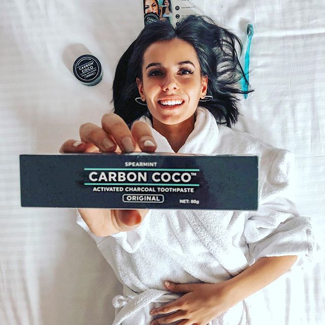 carboncocoau's tweet image. Easy bedtime routine for that sparkling bright smile 🖤 #carboncoco #activatedcharcoal #teethwhitening @stylish_by_marinela ift.tt/2rtg5CI