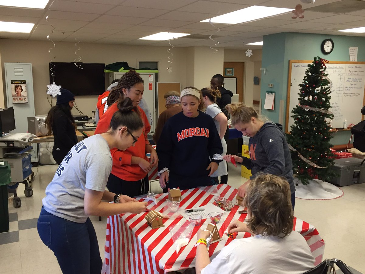 bmorechad's tweet photo. Thank you to all the @MorganStBears student-athletes for your time and smiles making our MedStar Good Samaritan Hosiptal visit a success..@MorganStVB @MSUBears_SAS @MorganStateFB @MorganstateSaac 🏈🤸🏾‍♀️🏐🎳🏃🏾‍���️🥎🎾🏥 https://t.co/Uz3D7kalZQ