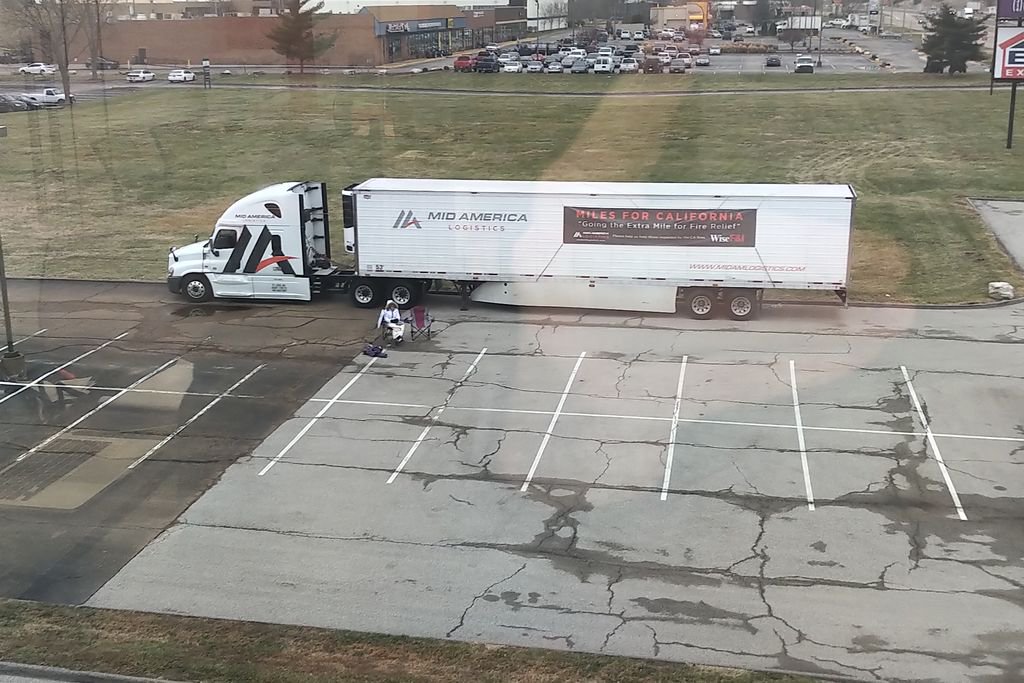 Good Morning #STL, please help us collect donations for California Wildfire Victims at our Corporate headquarters 900 South Highway Drive in Fenton from 9am-5pm. Please bring non-perishable foods, bottled water or household supplies. #cawildfires #MilesforCalifornia #giving