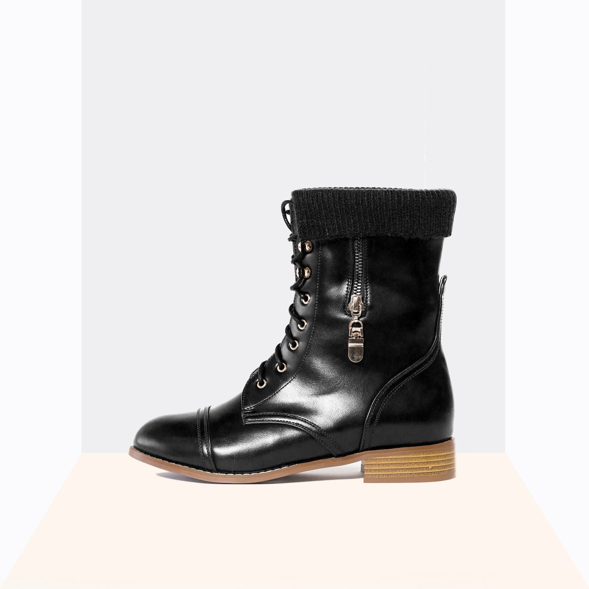 shopsomewhere's tweet photo. Bombshell Boots Black https://t.co/fn3hCiU0WW