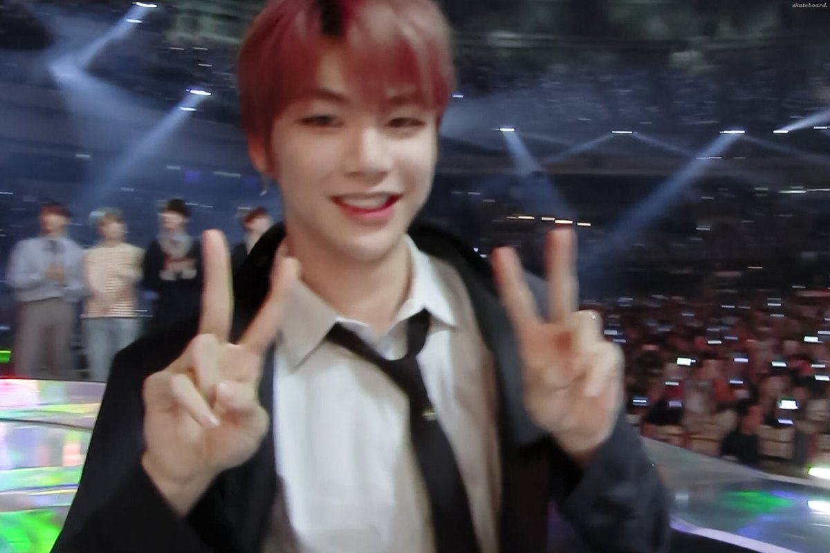 SeeveryDay12's tweet photo. Positive makes positives. 
강다니엘 생일축하해요. 영원히 행복하면 좋겠어요.🥳
 #HappyDanielDay https://t.co/yUAxIhDoFk