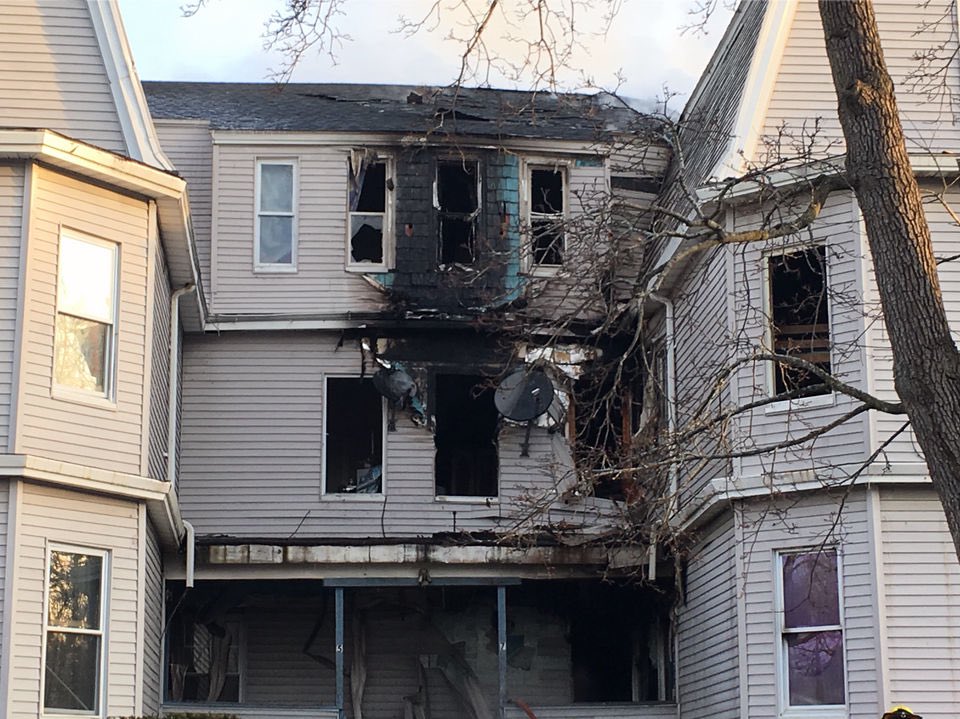 TheSecretList's tweet image. WORCESTER (MA) FIREFIGHTER LODD AT RESIDENTIAL STRUCTURE FIRE FOLLOWING MAYDAY
firefighterclosecalls.com/worcester-fire… @WorcesterFD @THE_PFFM @IAFFNewsDesk #firefighter #firefighters #LODD #RIP