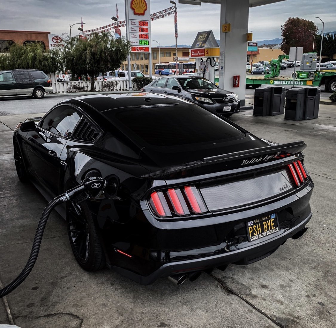 only_mustangs's tweet image. Clean 😈💦