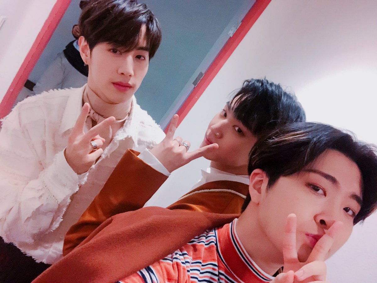 Jae_And_Jae's tweet photo. Estos dos últimamente andan sacandose fotos juntos 🤔

Les dije que en esta época el 2Jae iba a estar fuerte 👀💙

#2Jae #GOT7 #갓세븐 #GOT7_Miracle #GOT7_PresentYOUandME https://t.co/QfebIgEtft